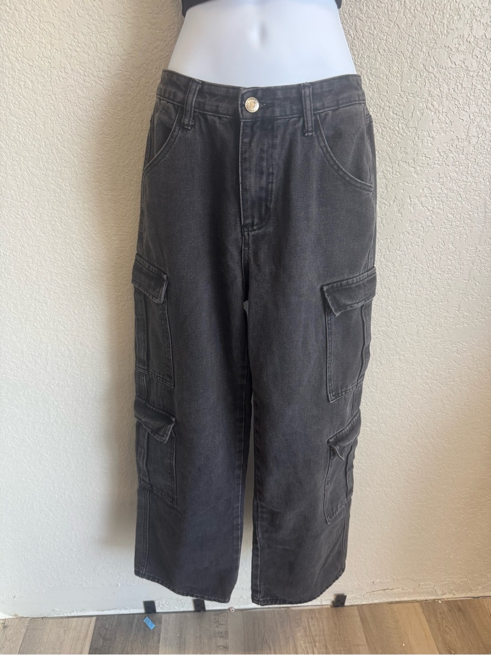 Straight Leg Cargo Pants in Washed Black